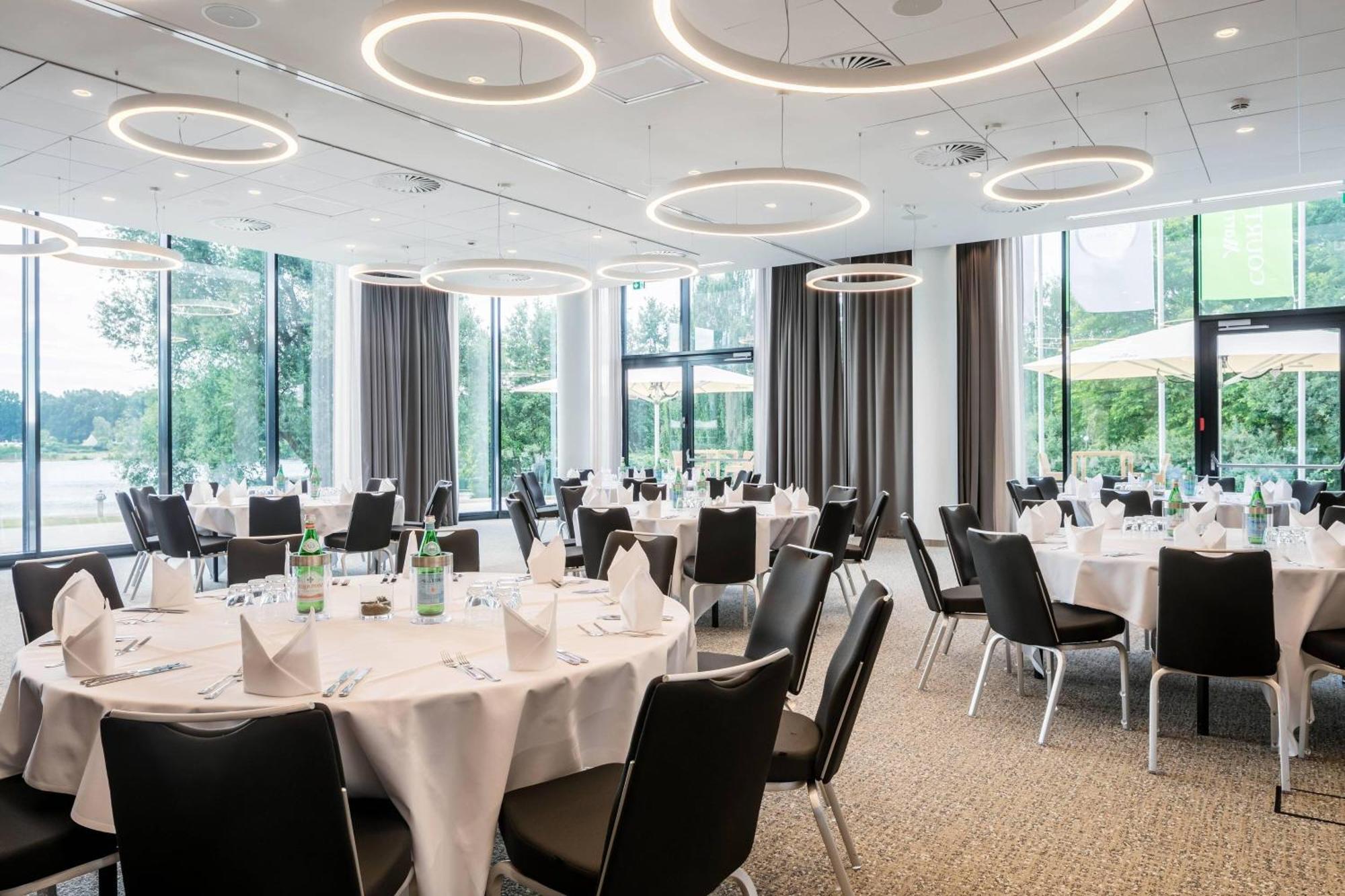 Courtyard By Marriott Wolfsburg Hotel Kültér fotó