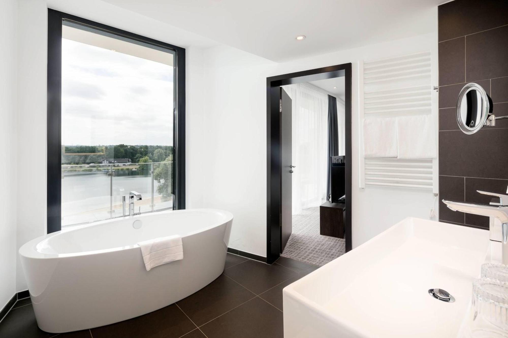 Courtyard By Marriott Wolfsburg Hotel Kültér fotó