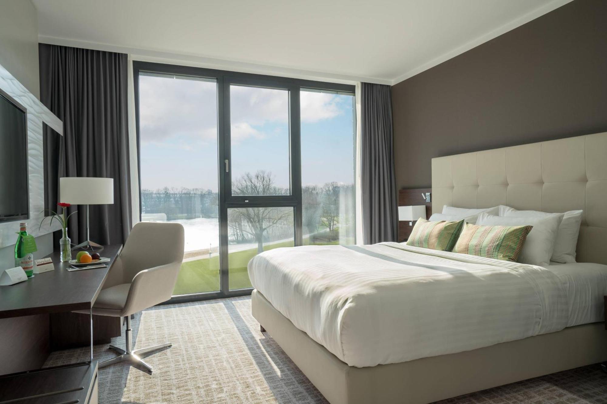 Courtyard By Marriott Wolfsburg Hotel Kültér fotó